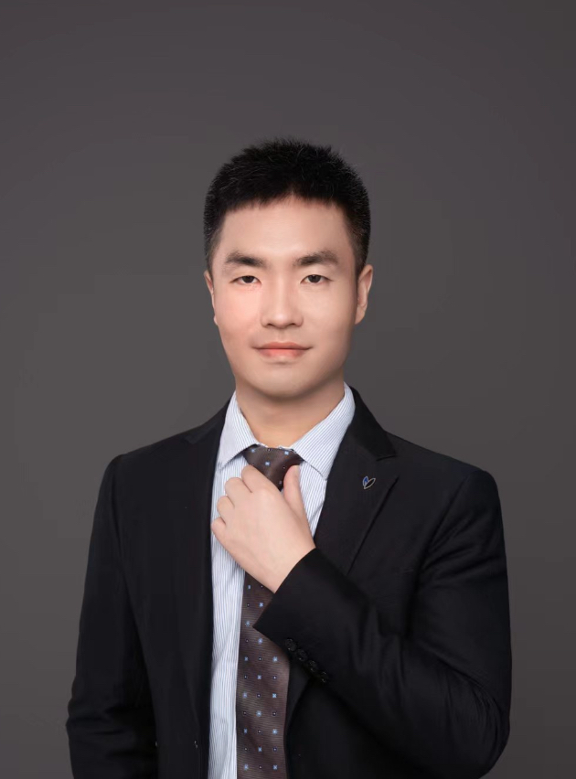 李成龙